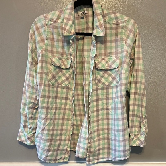 Croft & Barrow Green and Gray Casual Button Down Shirt - Picture 1 of 5